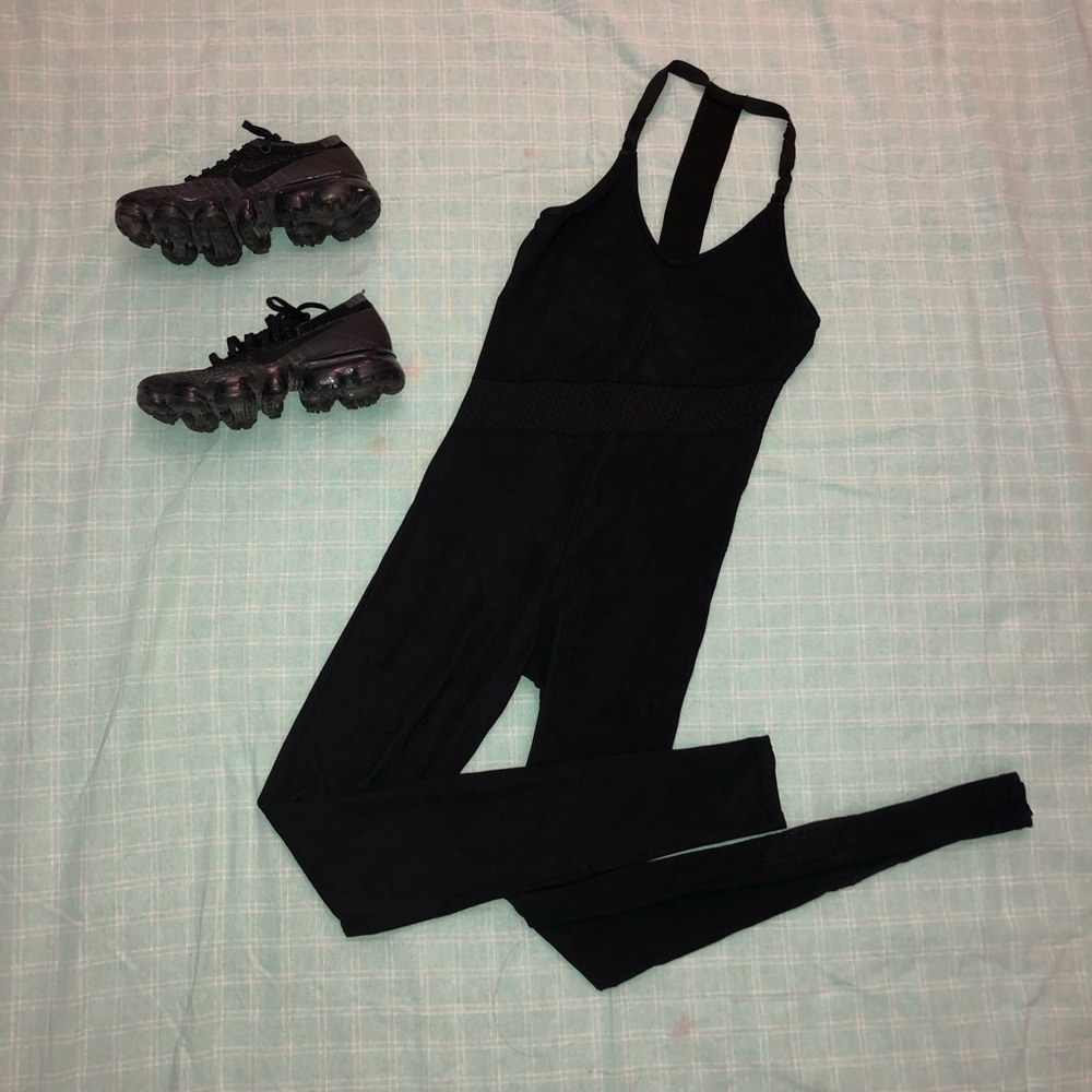 Fitted spots jumpsuit in black 🖤